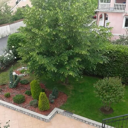 Apartmán With Parking Space - 13377 Rijeka